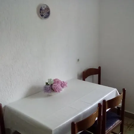 Hrastic Apartment