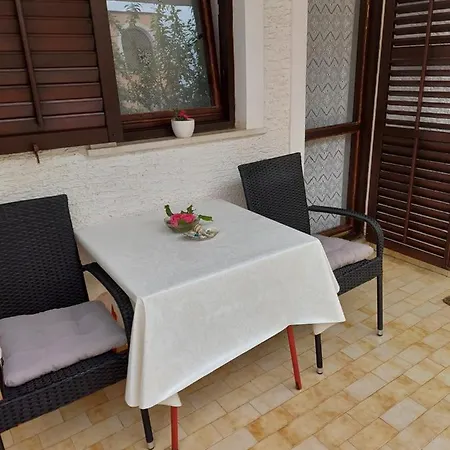 Hrastic Apartament *