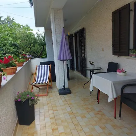 Hrastic Apartment
