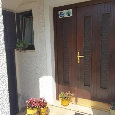 Hrastic Apartment *