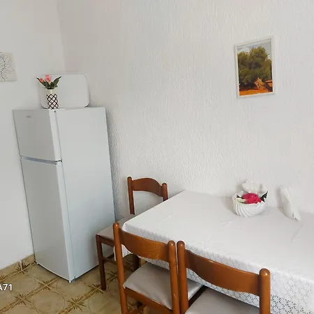 Hrastic Apartment