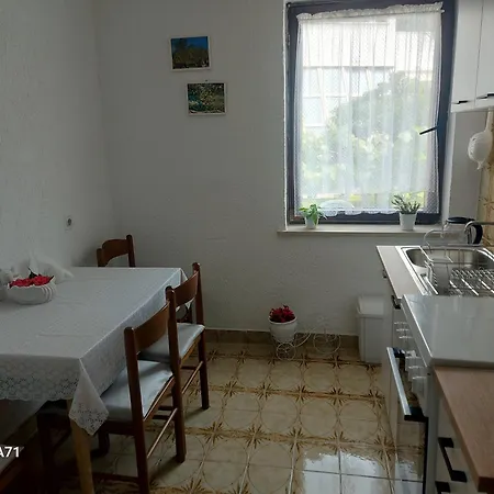 Apartament Hrastic *
