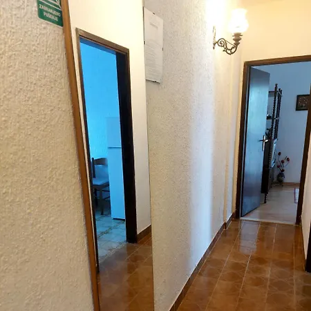 Hrastic Apartment