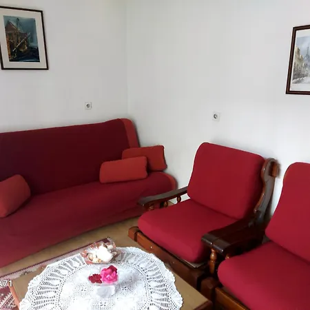 Hrastic Apartment
