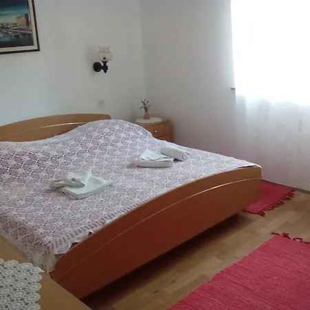 Hrastic Apartment