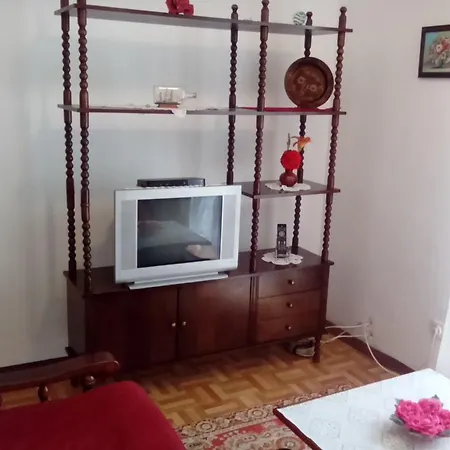 Hrastic Apartment *