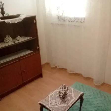 Hrastic Apartment *